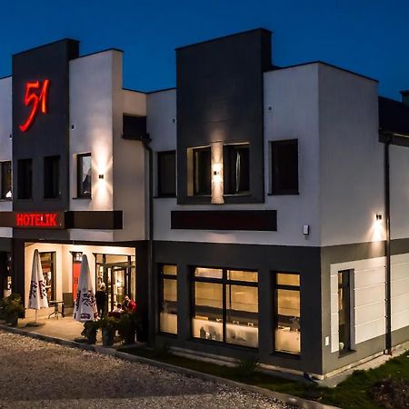 Hotelik 51 Pasłęk エクステリア 写真